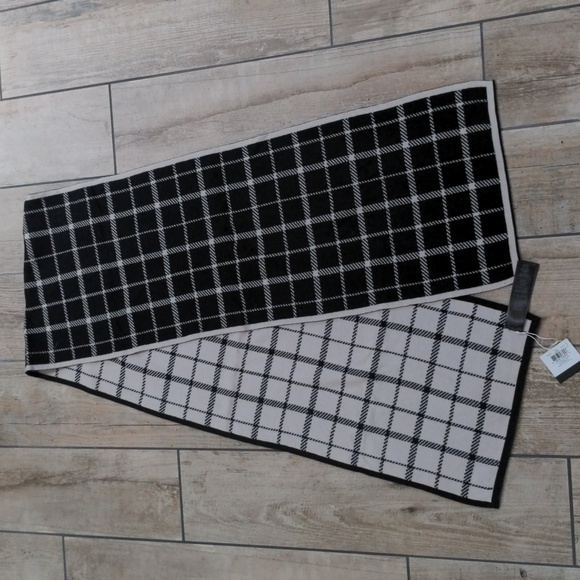 NEW Coach Black and White Plaid Mittens Gloves and Matching Scarf Set - Picture 2 of 7